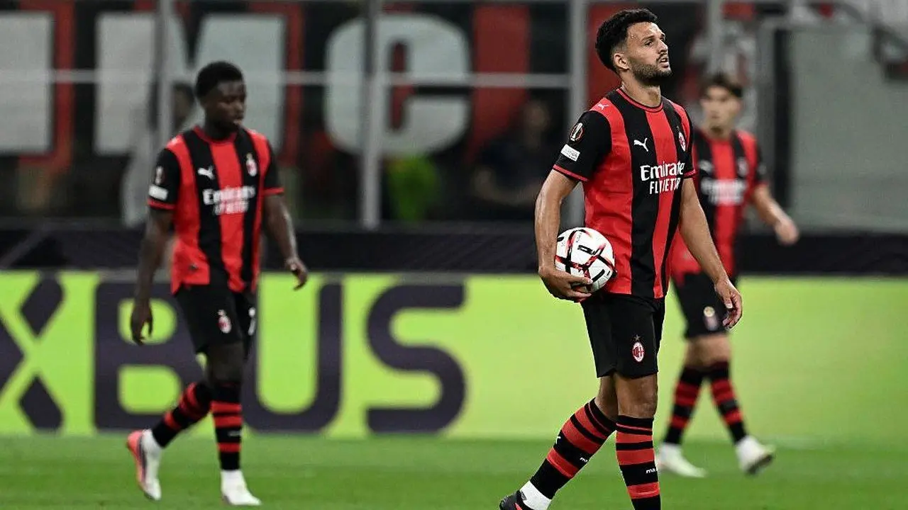 AC Milan Terjebak Pola Khawatir di Babak Pertama Bersama Amorim