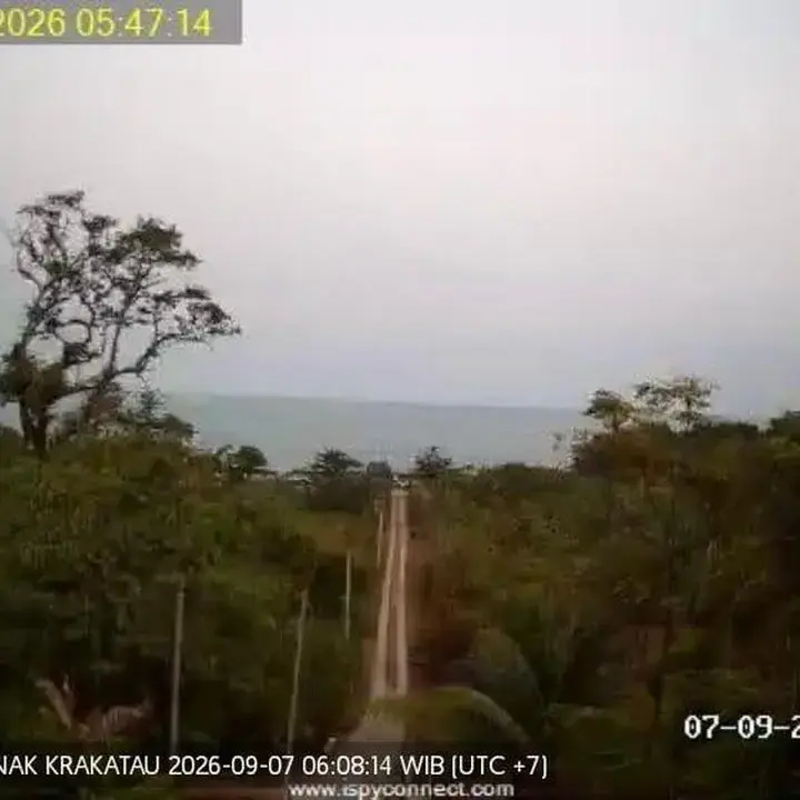 Anak Krakatau Kembali Erupsi, 4 Gempa Hembusan Tercatat dalam 6 Jam