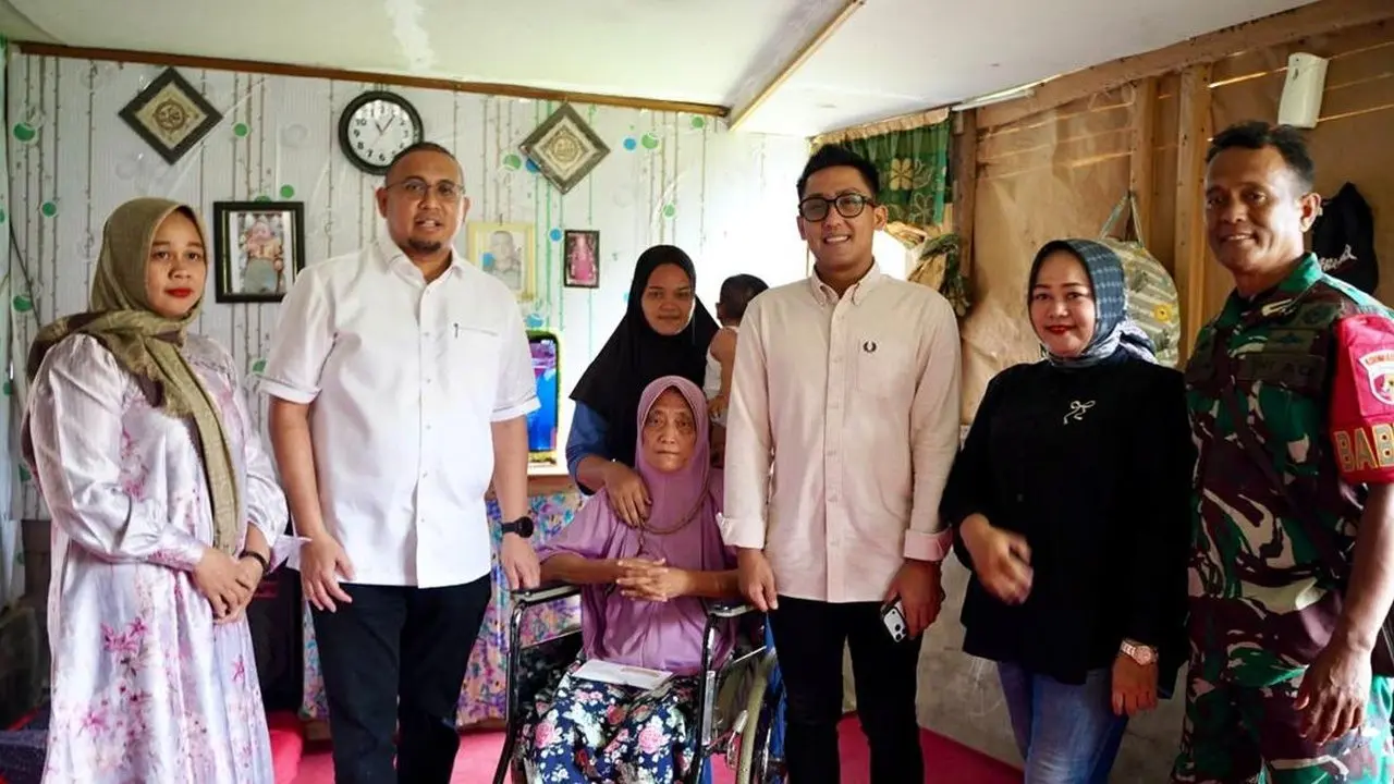 Andre Rosiade Beri Bantuan Rp 10 Juta untuk Lansia Cleaning Service Pasca Amputasi Diabetes