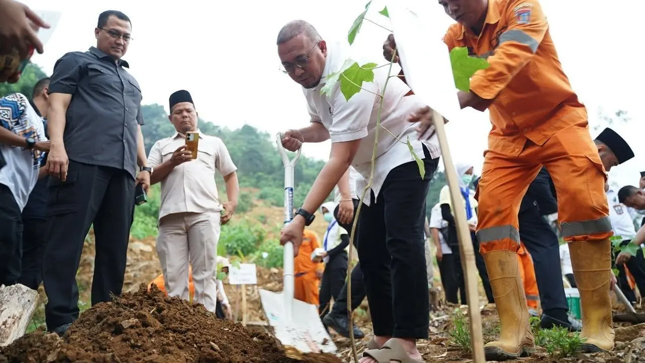 Andre Rosiade dan Pemko Padang Bersinergi Tanam 60 Ribu Pohon untuk Mitigasi Bencana