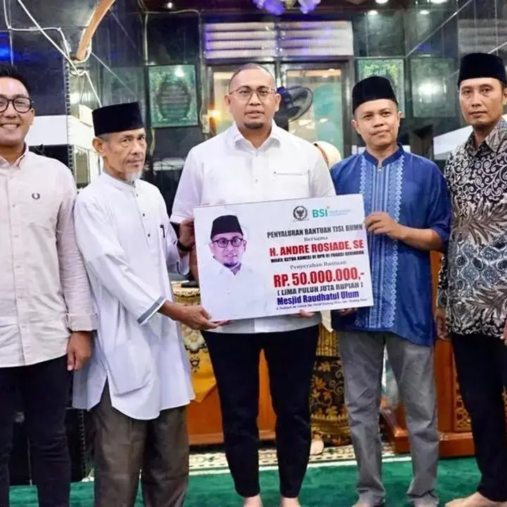 Andre Rosiade Sumbang Rp 50 Juta untuk Masjid Raudhatul Ulum Padang, Siap Tambah Rp 100 Juta