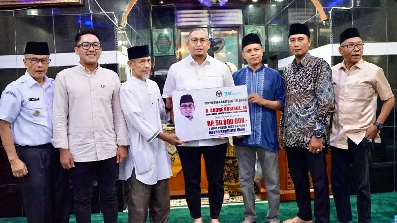 Andre Rosiade Sumbang Rp 50 Juta untuk Masjid Raudhatul Ulum Padang, Siap Tambah Rp 100 Juta