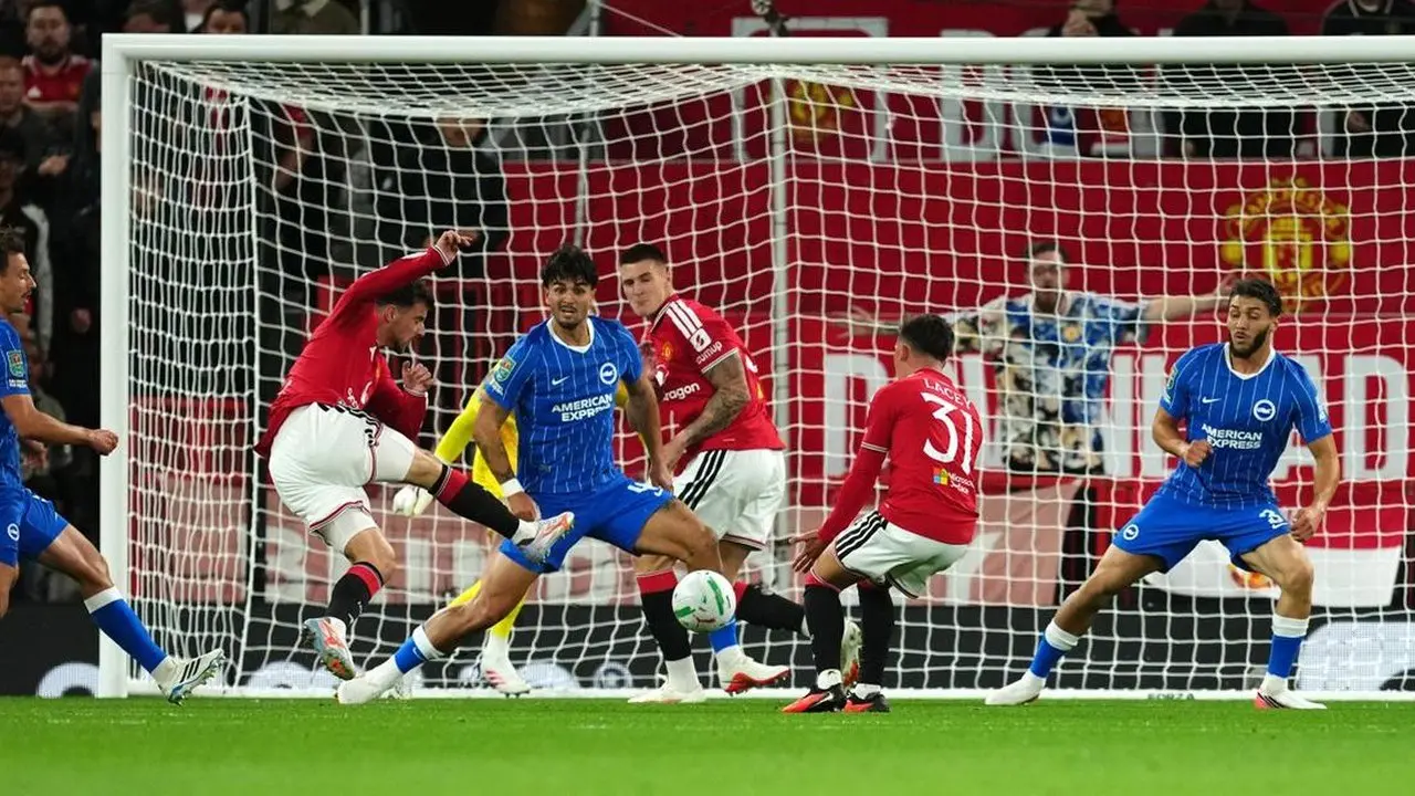 Babak Pertama Carabao Cup: Manchester United Sementara Unggul 2-1 atas Brighton