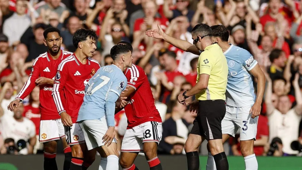 Babak Pertama Derby Manchester Tanpa Gol, Foden Diusir Wasit