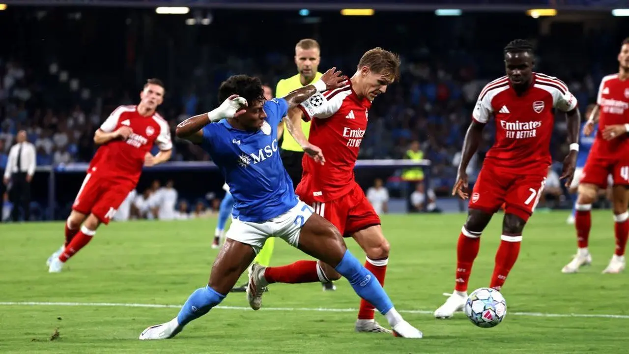 Babak Pertama Napoli vs Arsenal Berakhir Imbang Tanpa Gol