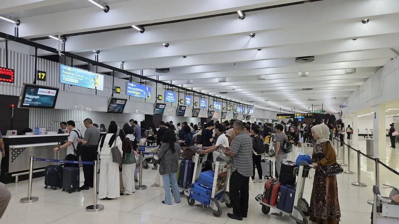 Bandara Soetta Kembali Beroperasi, Antrean Penumpang Mulai Terlihat
