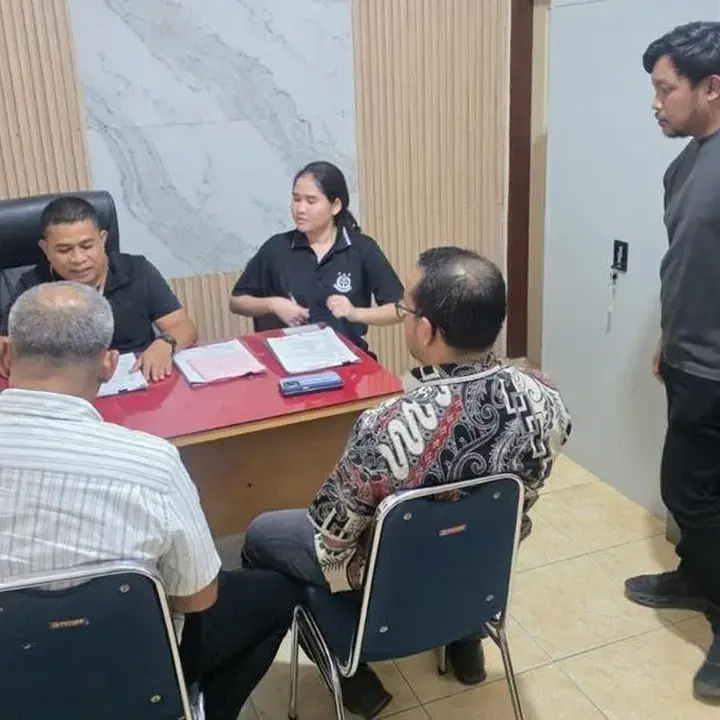 Bareskrim Polri Serahkan Tersangka Kasus Kayu Gelondongan ke Kejaksaan Sibolga