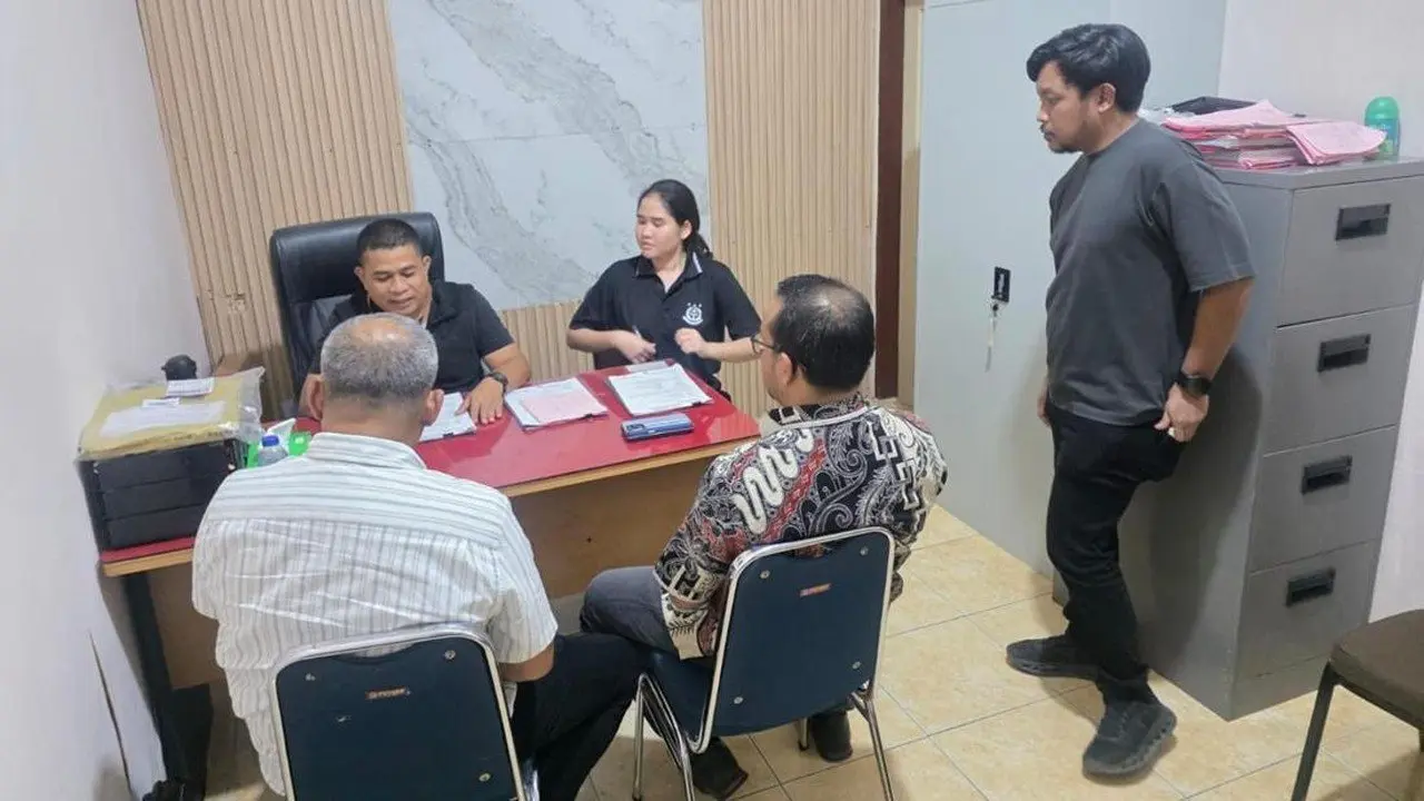 Bareskrim Polri Serahkan Tersangka Kasus Kayu Gelondongan ke Kejaksaan Sibolga