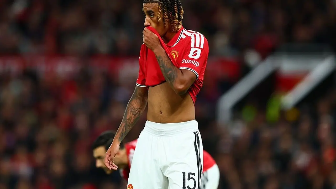 Bek Manchester United Dikritik Habis-habisan Pasca Kekalahan dari Brighton