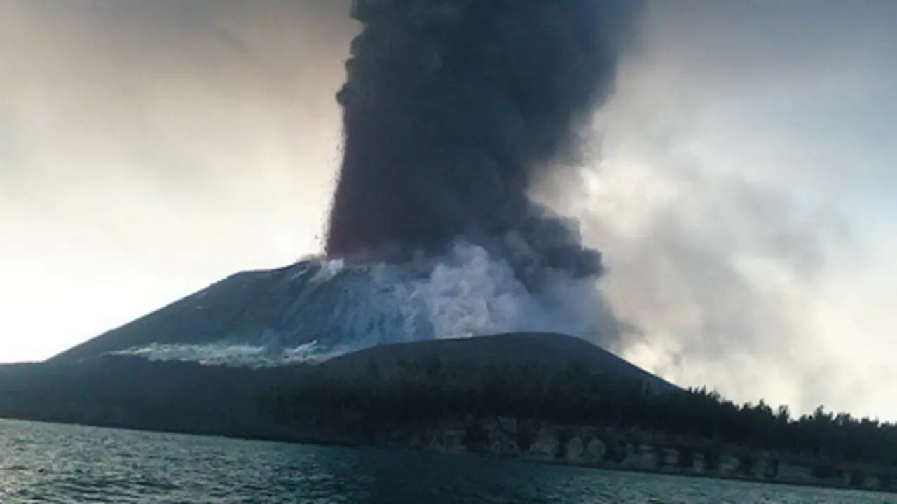 BMKG Pastikan Aktivitas Gunung Anak Krakatau Aman untuk Selat Sunda