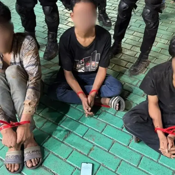 Brimob Polda Metro Amankan Tiga Perampok Ponsel Sopir Truk di Jakarta Barat