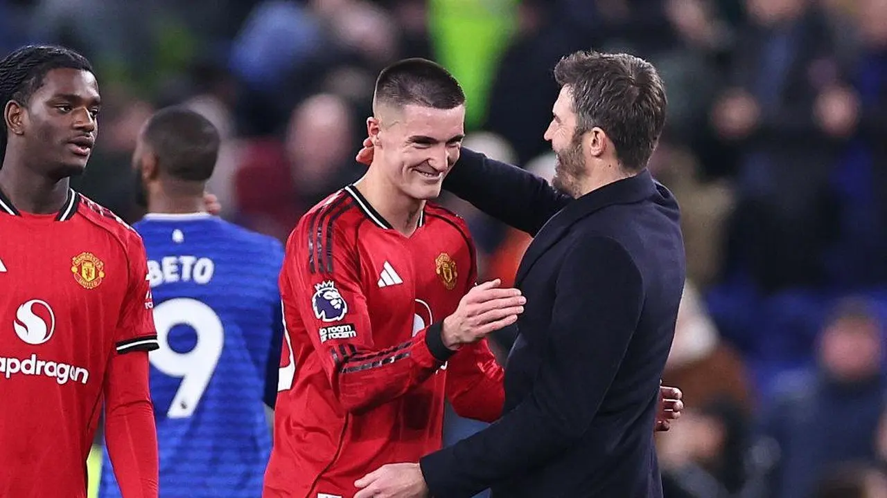Carrick Punya Banyak Opsi Lini Depan untuk Duel Manchester City