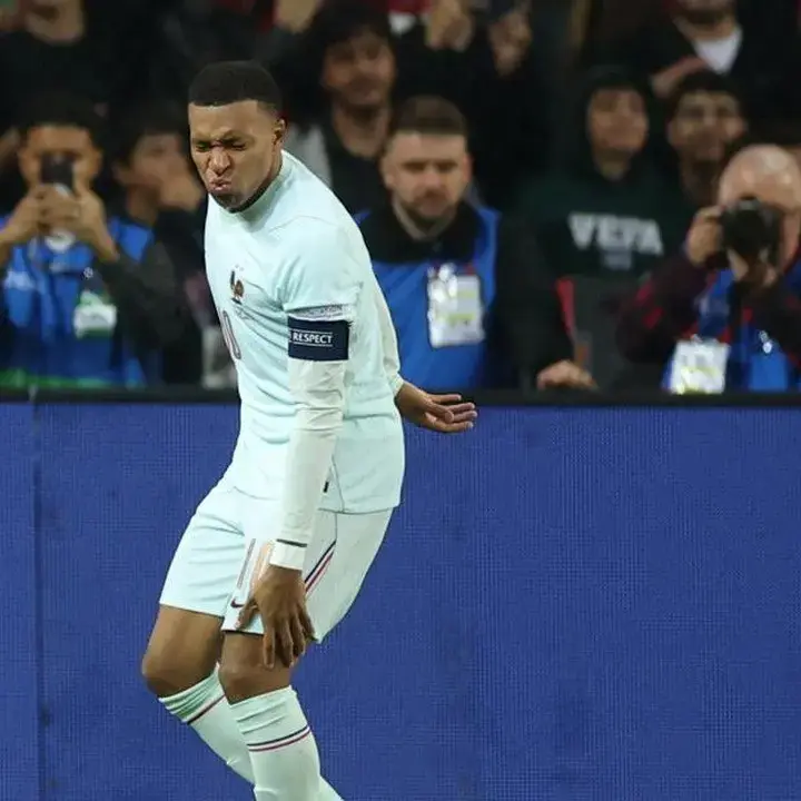 Cedera Lutut, Kylian Mbappe Diprediksi Absen Bela Real Madrid Selama Dua Pekan