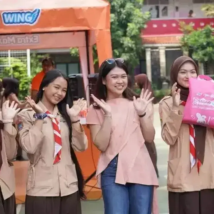 Charm Edukasi Siswi SMP-SMA tentang Pembalut Ramah Lingkungan