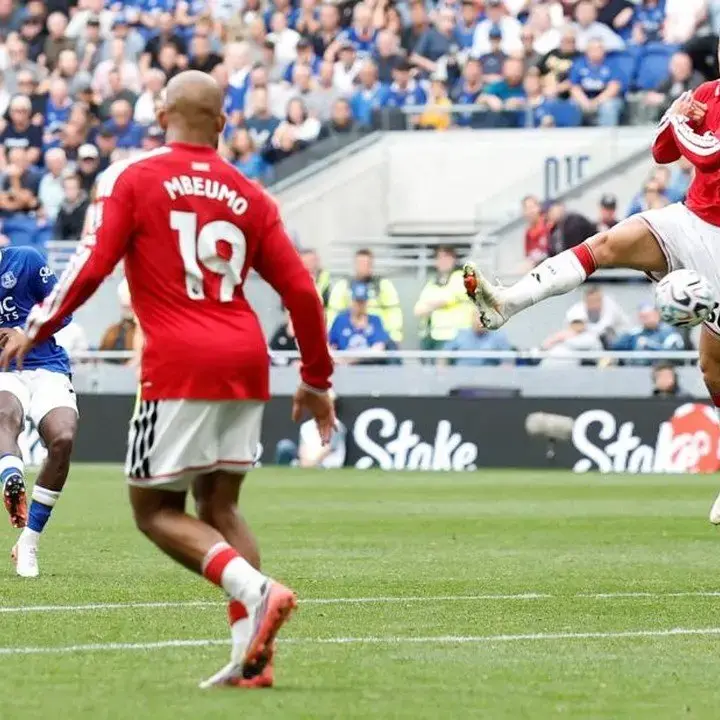 Debut Dramatis Maitland-Niles: Cetak Gol Penyelamat Everton ke Gawang MU