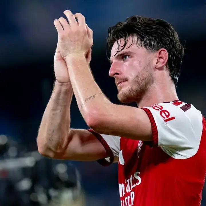 Declan Rice Merasa Terhormat Bermain di Stadion Ikonik Napoli