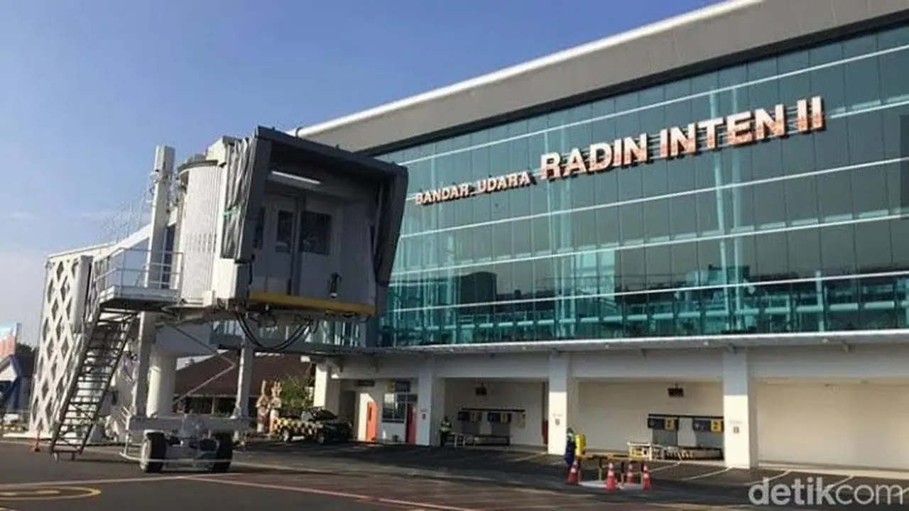 Delapan Bandara Kembali Beroperasi Pasca Gangguan Abu Vulkanik Gunung Anak Krakatau