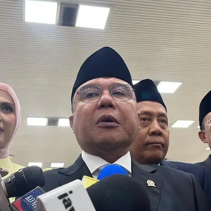 DPR Desak Pencarian Maksimal 5 Jurnalis Hilang di Dekat Anak Krakatau