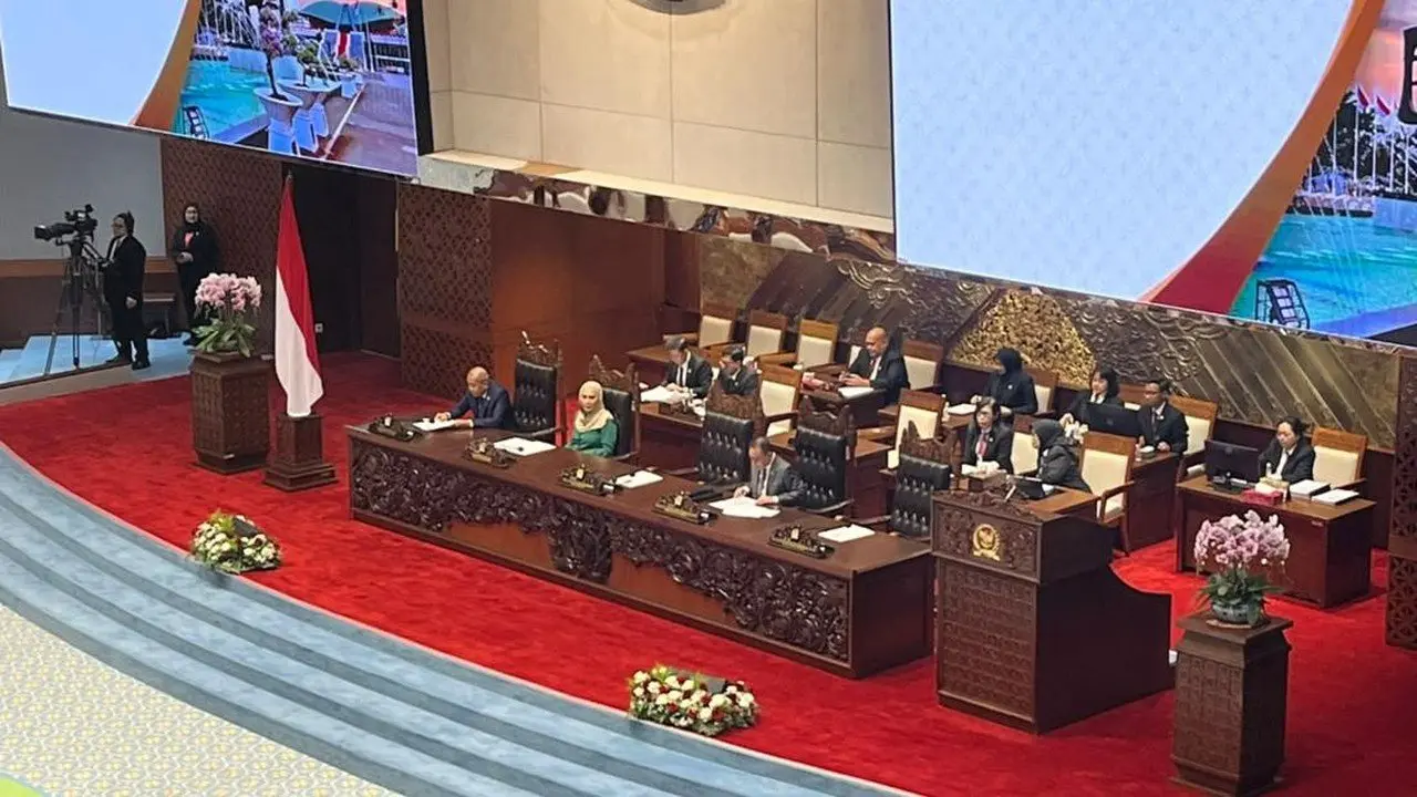DPR Sahkan Penjualan Eks KRI Ki Hajar Dewantara Milik Negara