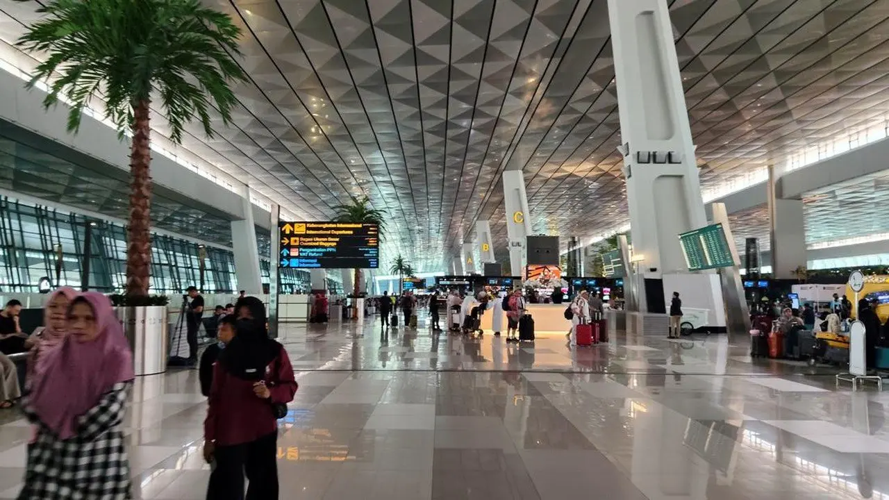 Erupsi Anak Krakatau, Bandara Soetta Tutup Sementara hingga Pukul 18.00 WIB