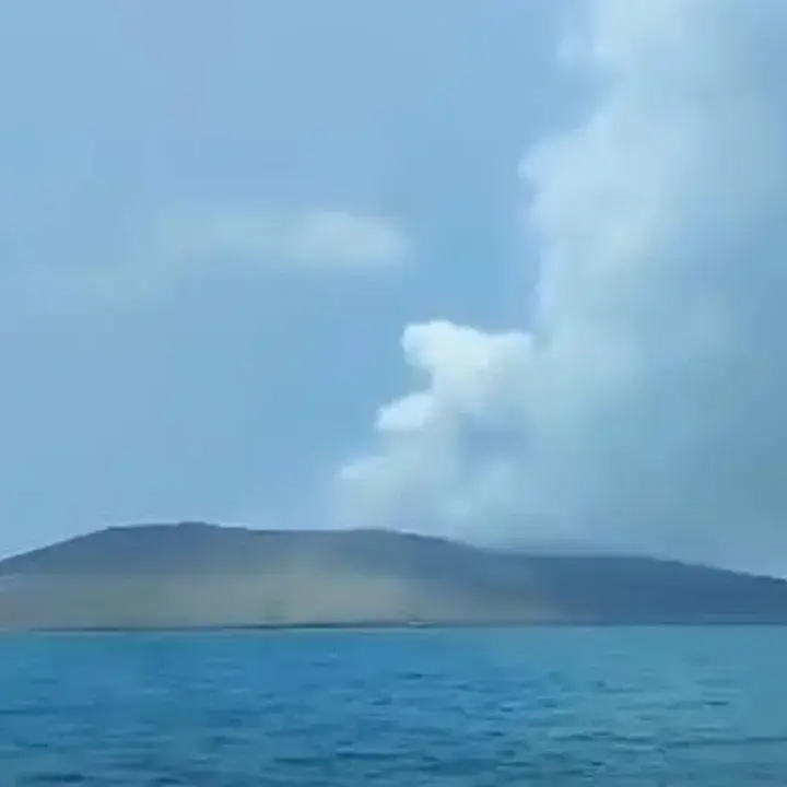 Erupsi Anak Krakatau Dipantau Langsung dari Laut, Begini Kondisinya