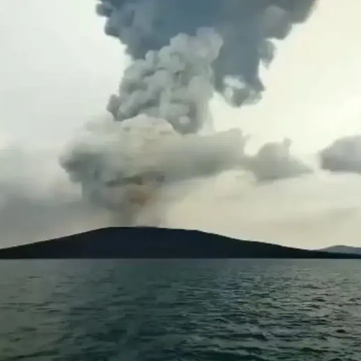 Erupsi Gunung Anak Krakatau, Abu Vulkanik Capai 5 Provinsi dan Ganggu 923 Penerbangan