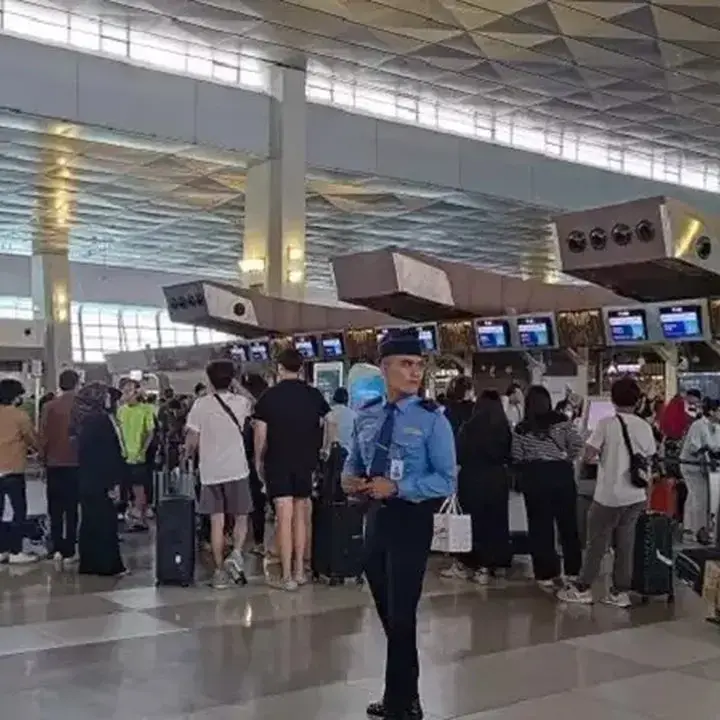 Erupsi Gunung Anak Krakatau, Penerbangan Bandara Soetta Diperpanjang hingga Sore