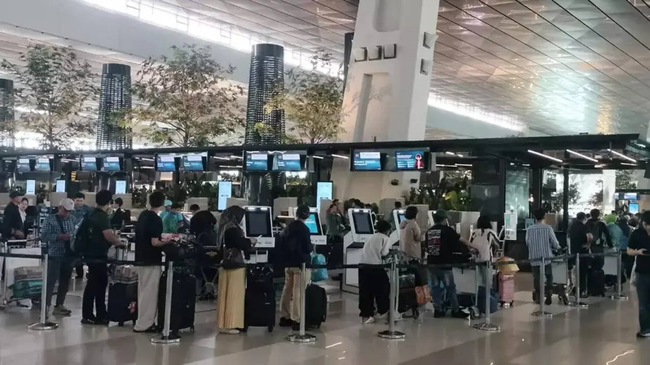 Erupsi Krakatau, Kemenhub Siapkan 6 Bandara Pengganti untuk Kelancaran Penerbangan