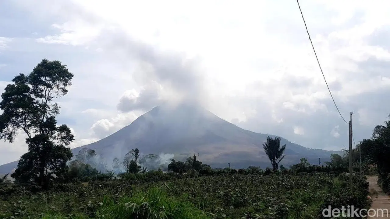Fenomena Erupsi Gunung di Indonesia Bersamaan, Badan Geologi Beri Penjelasan