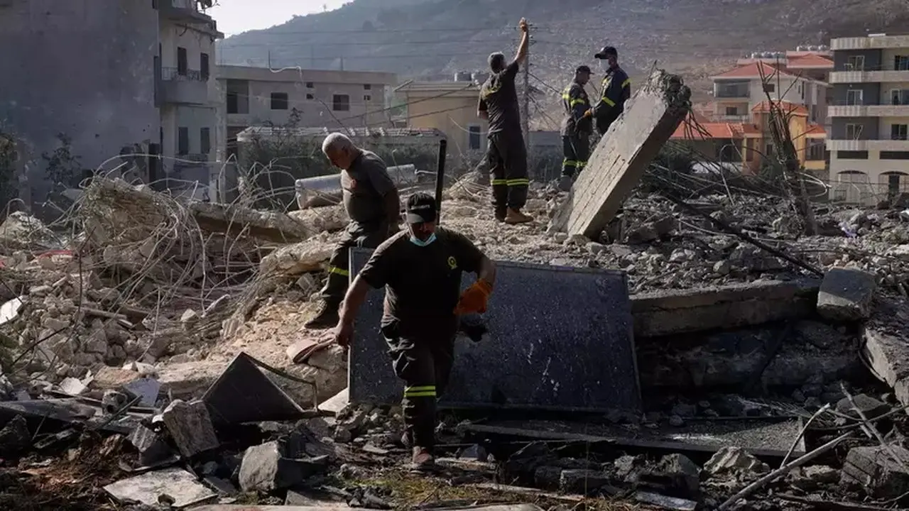Gaza dan Lebanon Dilanda Serangan Israel, Puluhan Warga Tewas