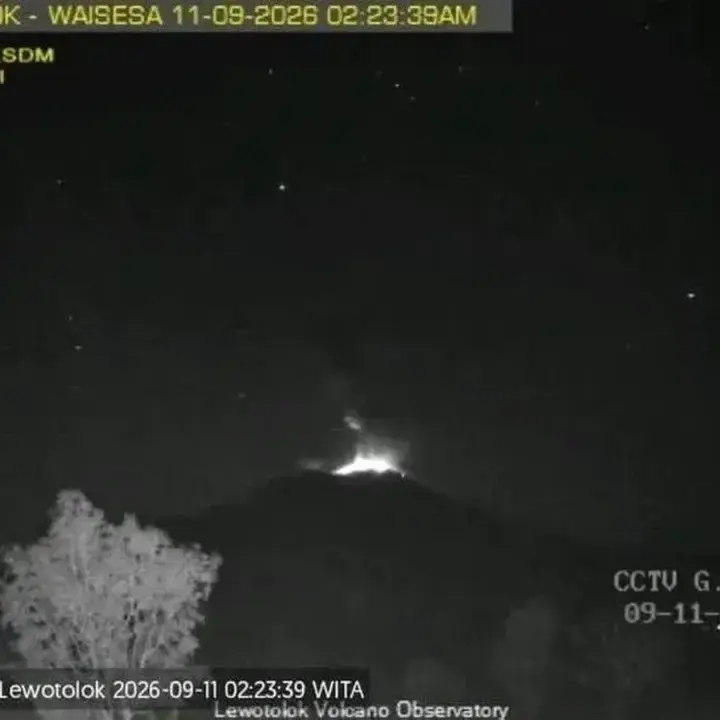 Gunung Ili Lewotolok Erupsi, Kolam Abu 600 Meter dan Dentuman Terdengar