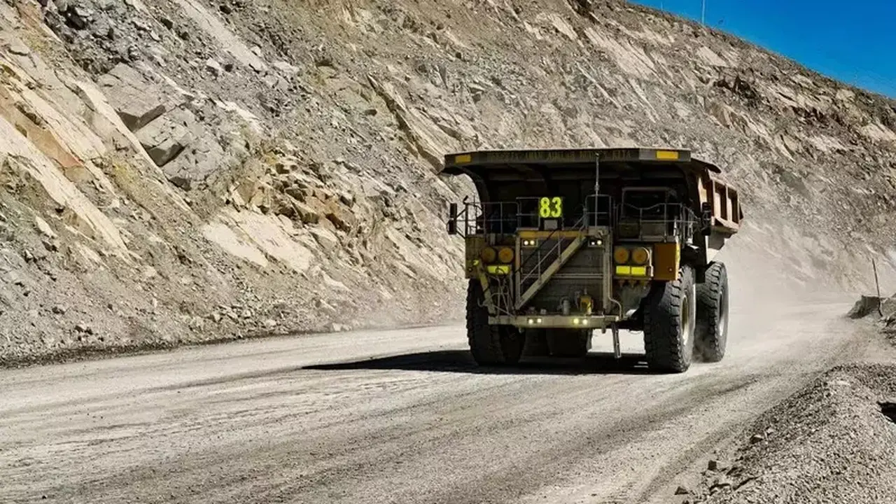Harga Tembaga Rekor, Saham Amman Mineral (AMMN) Meroket