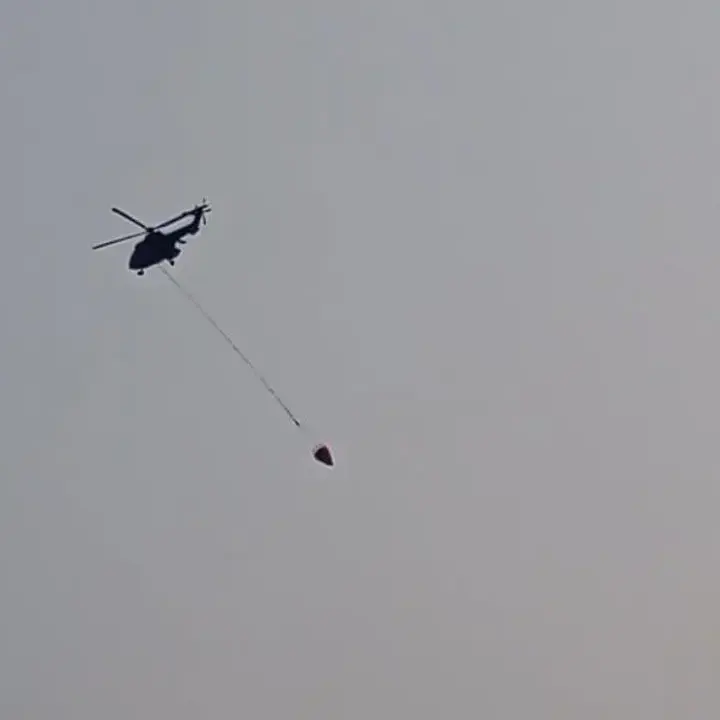 Helikopter Water Bombing Dikerahkan Padamkan Api TPA Galuga Bogor
