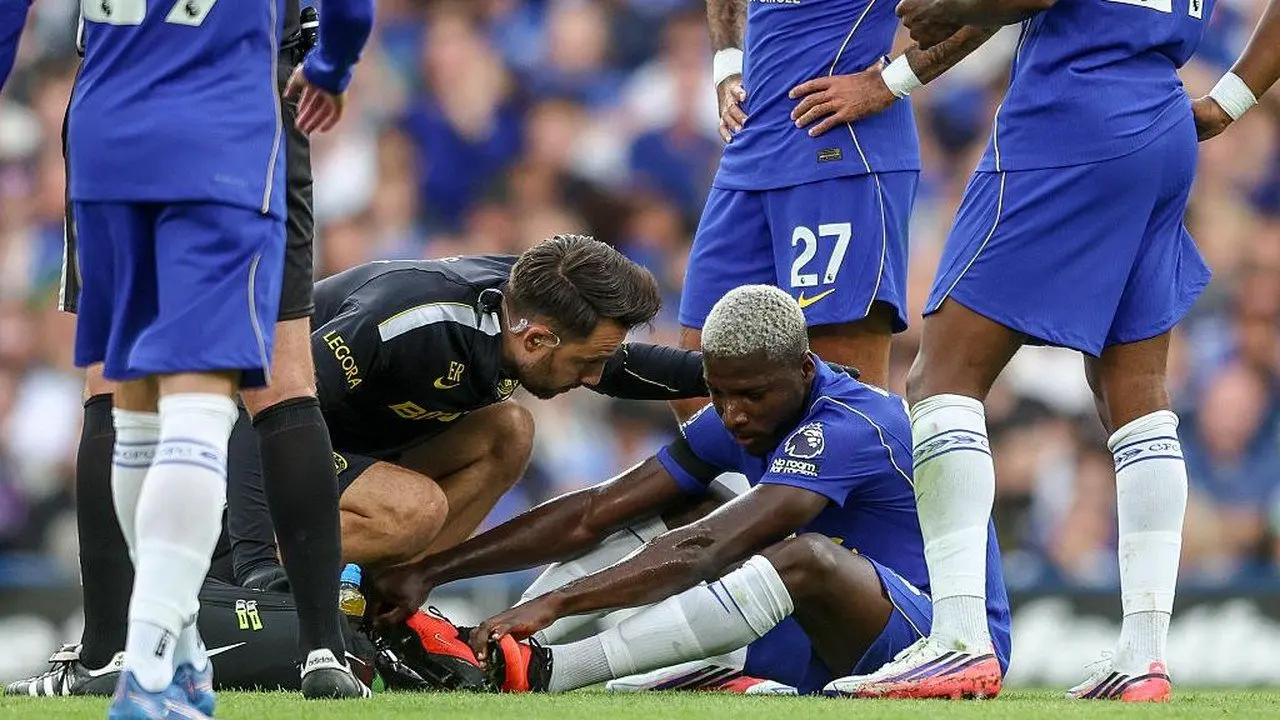 John Obi Mikel Ungkap Alasan Lini Belakang Chelsea Rapuh