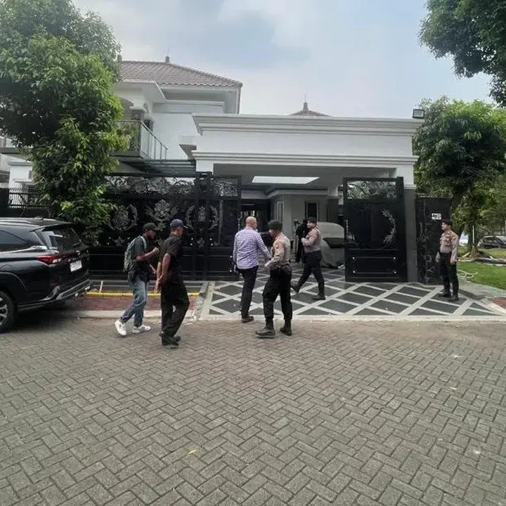 KPK Geledah Rumah Saksi Kasus Suap Proyek Bupati Bekasi di Depok