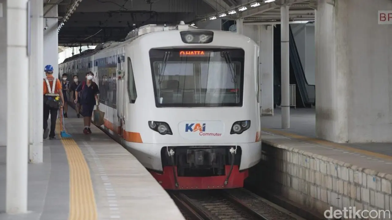 KRL "Pink Line" Kini Gunakan Kereta Bandara, Ini Dampaknya