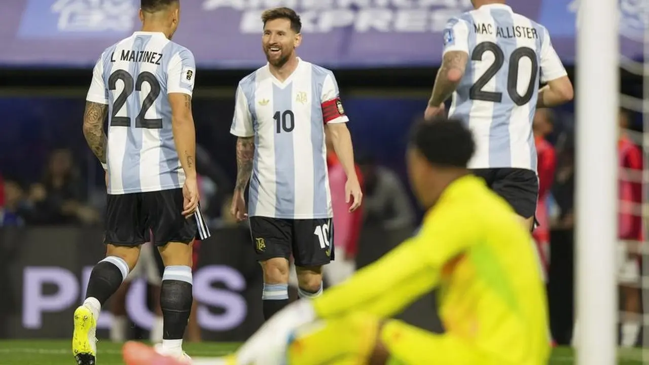 Lautaro Martinez Ungkap Rasa Terima Kasihnya untuk Lionel Messi Pasca Pensiun dari Timnas Argentina