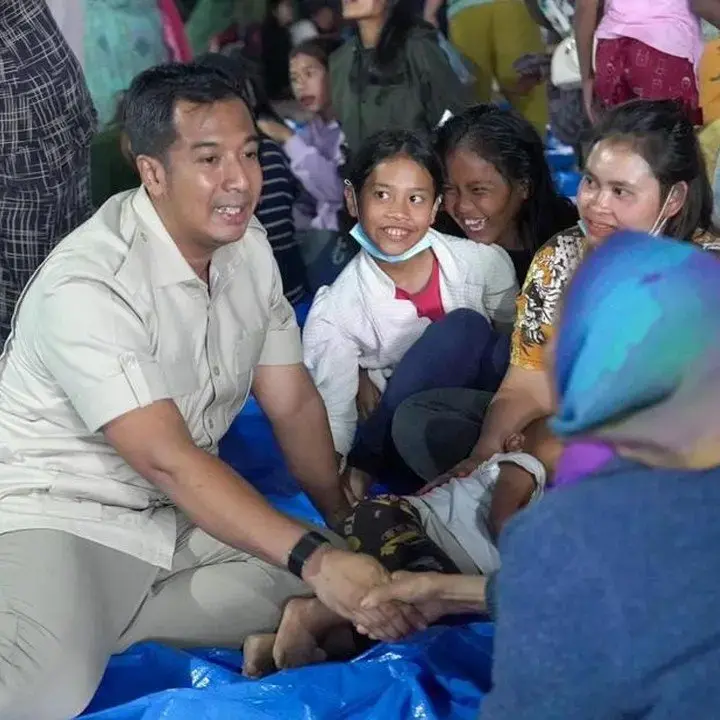 Legislator Gerindra Ade Jona Kunjungi Pengungsi Sinabung, Sampaikan Pesan Prabowo