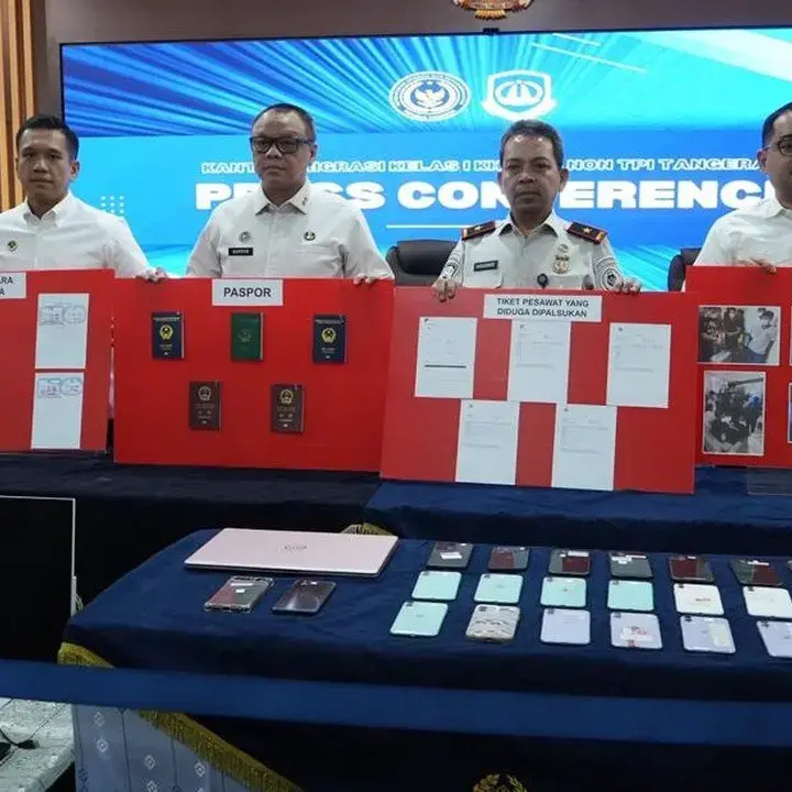 Lima WNA Ditangkap di Tangerang Diduga Palsukan Tiket dan Terlibat Judi Online