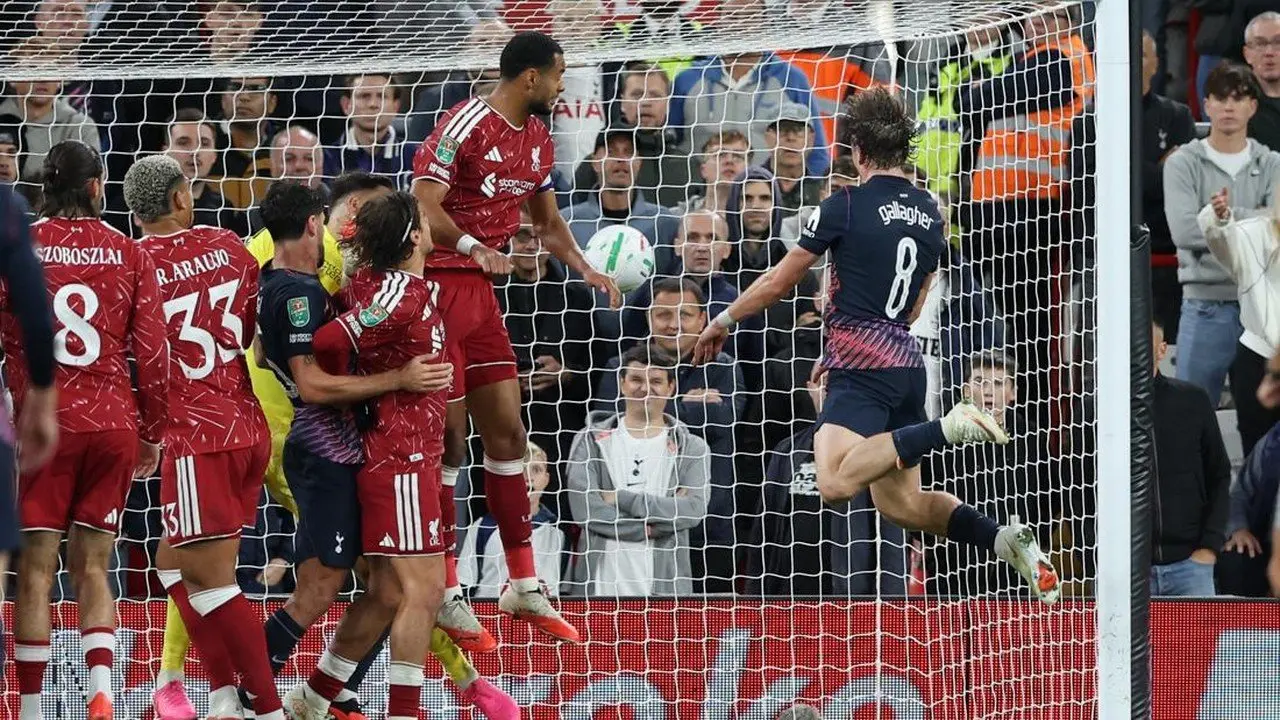 Liverpool Mengatasi Tekanan Tottenham Berkat Gol Kemenangan Szoboszlai