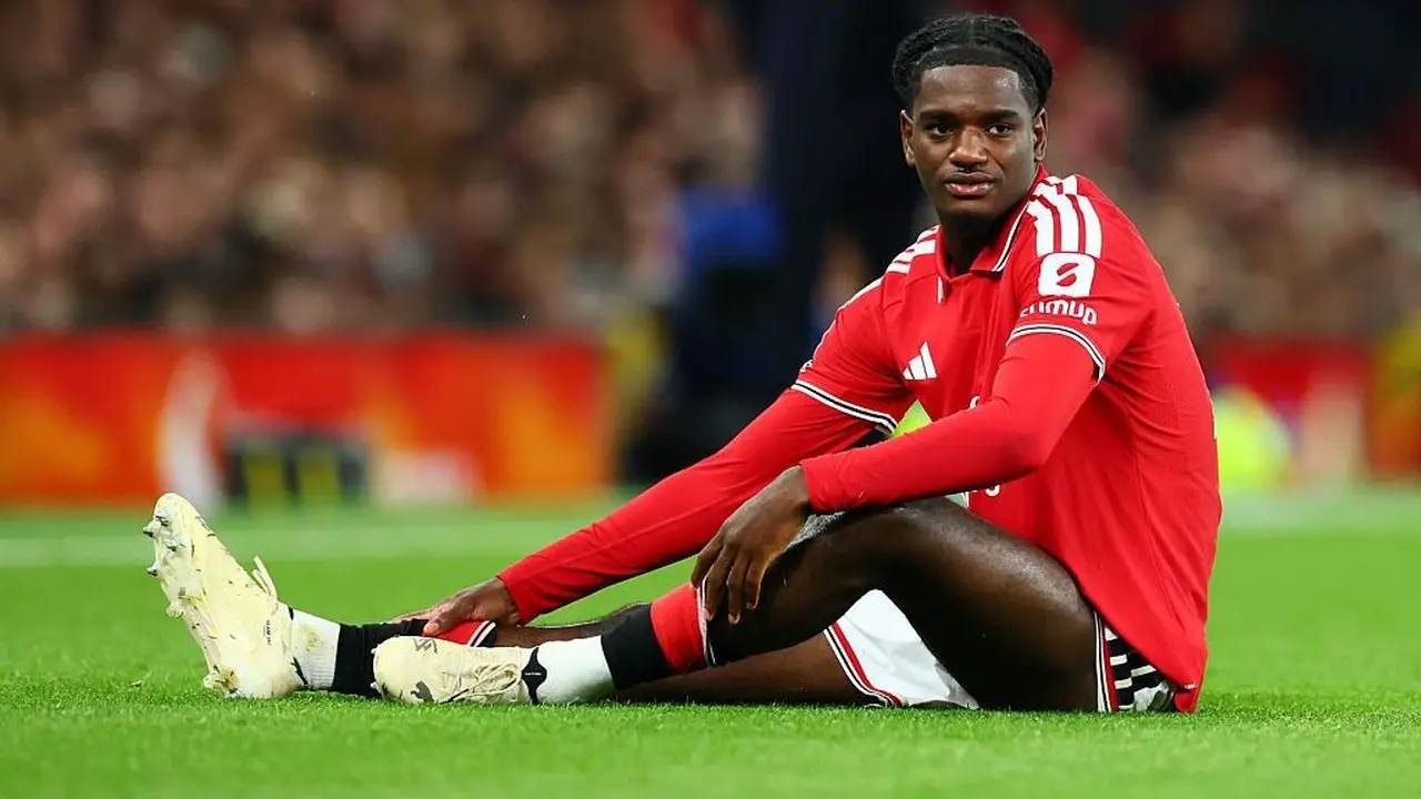 Manchester United Kalah dari Brighton di Carabao Cup, Duet Bek Muda Jadi Sorotan