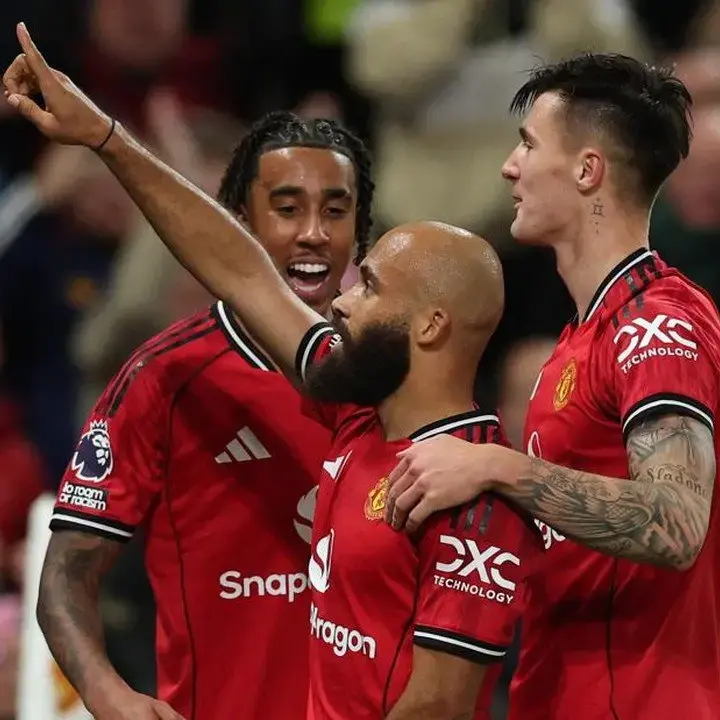 Manchester United Kebobolan 10 Gol, Pertahanan Jadi Sorotan