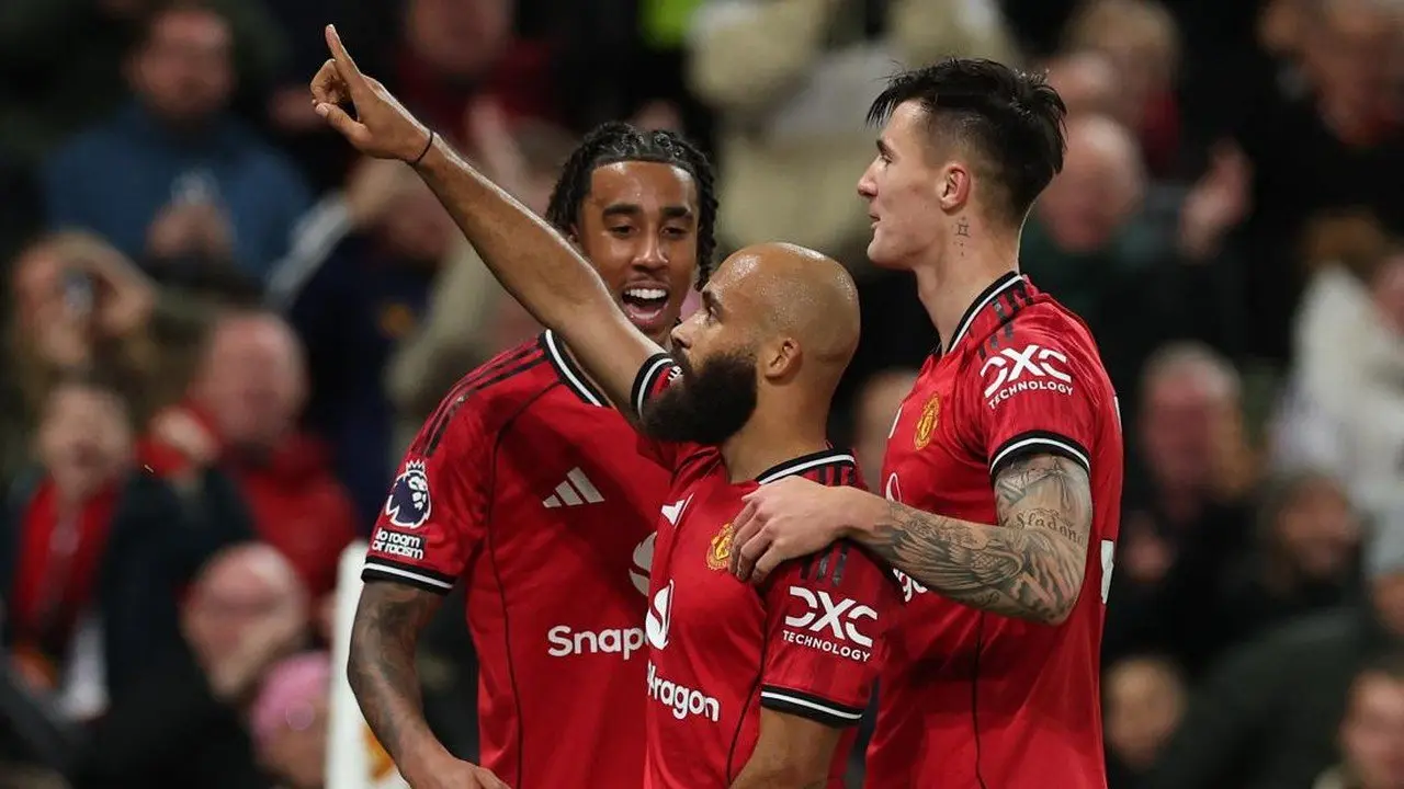 Manchester United Kebobolan 10 Gol, Pertahanan Jadi Sorotan