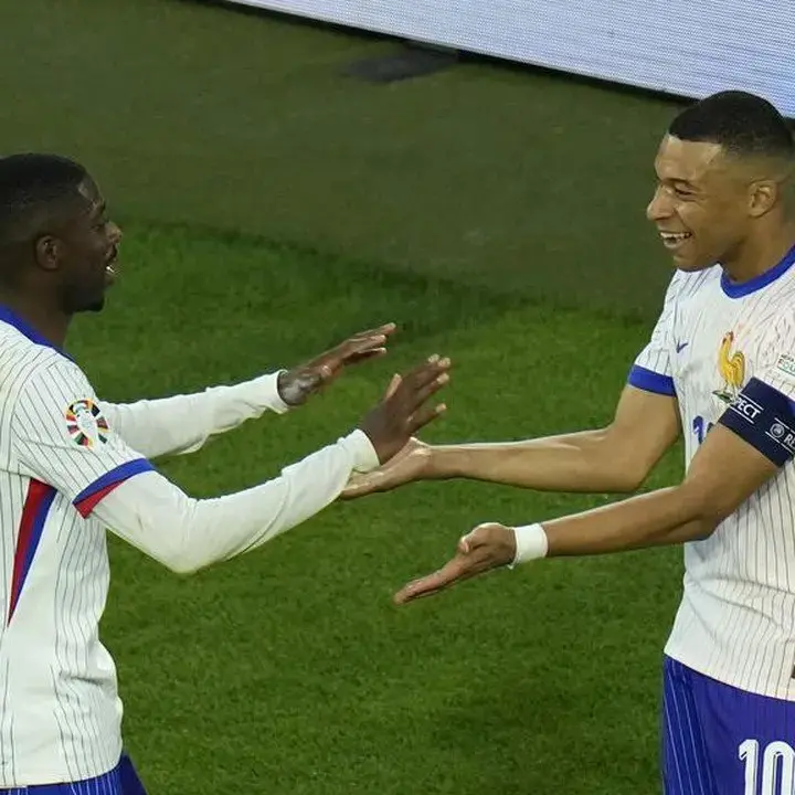Mbappe Akui Bakat Dembele, Namun Klaim Dirinya “Terpilih”