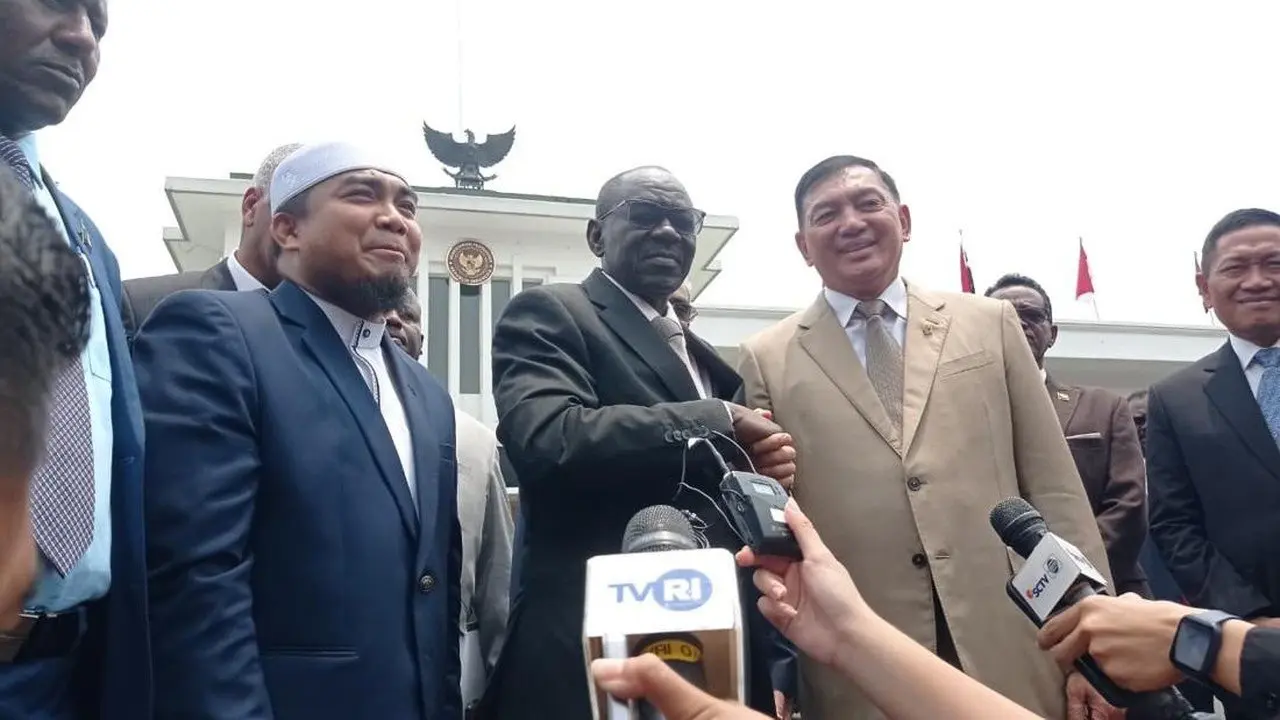 Menhan Sudan Tertarik dengan Senjata Buatan Pindad Indonesia