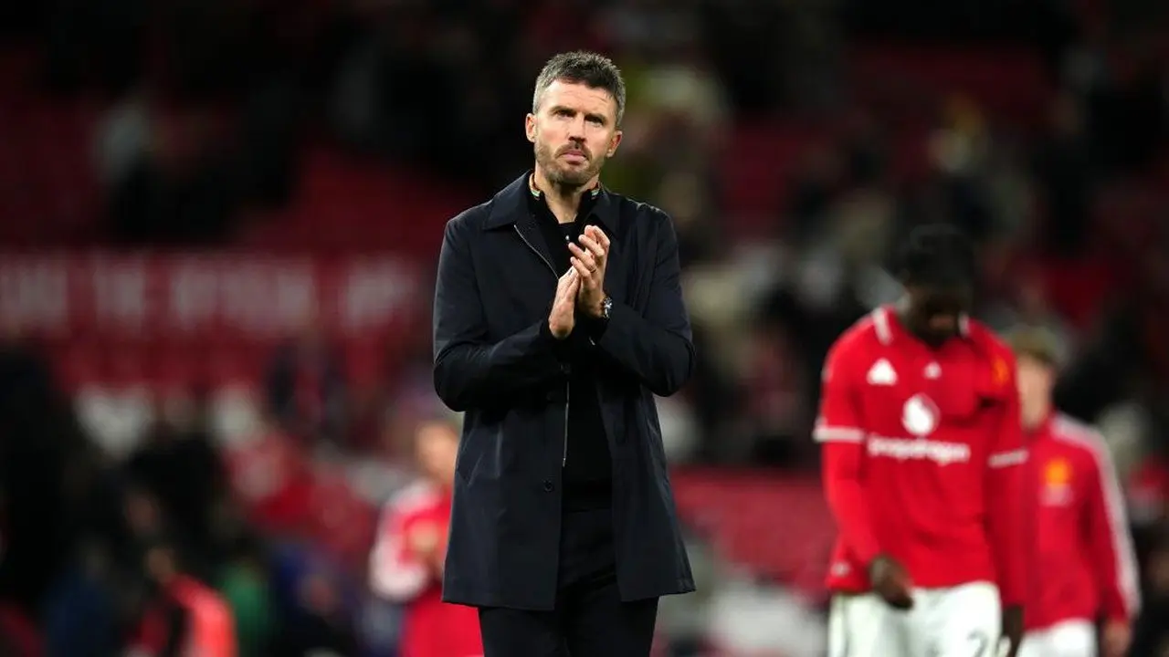 Michael Carrick Bantah Rasakan Tekanan Meski MU Telan Kekalahan Beruntun