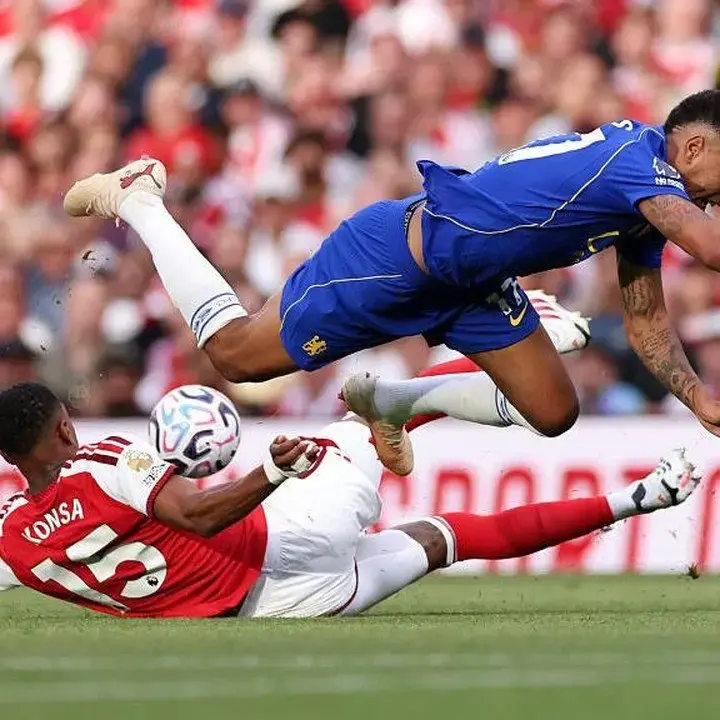 Mikel Arteta Puji Tekel Ezri Konsa yang “Khas Inggris” dalam Kemenangan Arsenal atas Chelsea