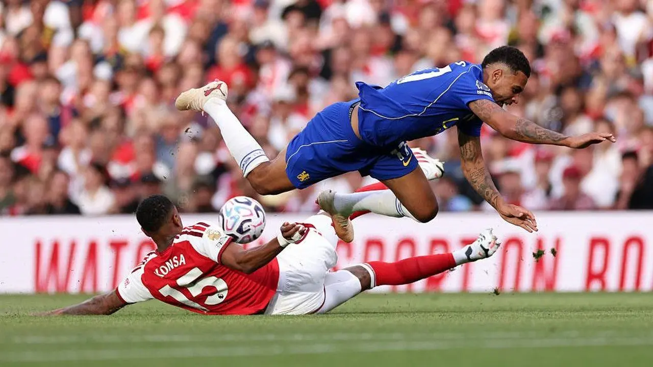 Mikel Arteta Puji Tekel Ezri Konsa yang "Khas Inggris" dalam Kemenangan Arsenal atas Chelsea