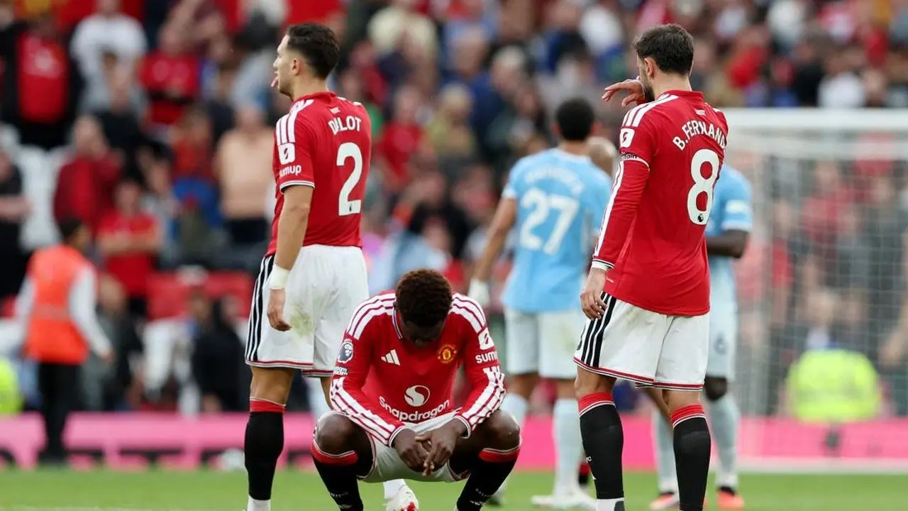 MU Kalah dari Man City, Carrick Akui Timnya Kurang Mengancam