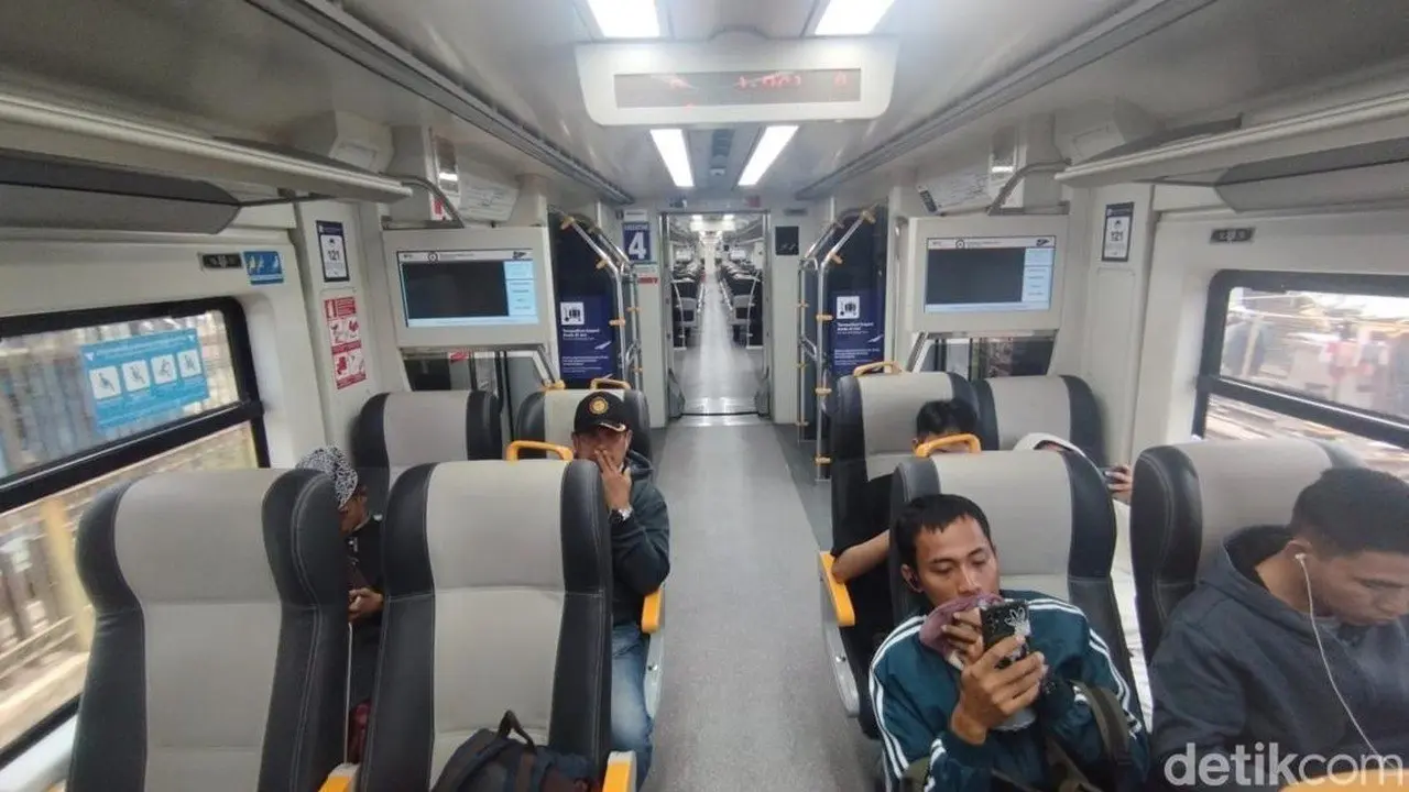 Nyaman dan Halus, Penumpang Puji Kereta Bandara yang Kini Melayani Rute KRL Pink Line